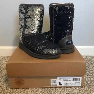 UGG classic short with blue sparkles